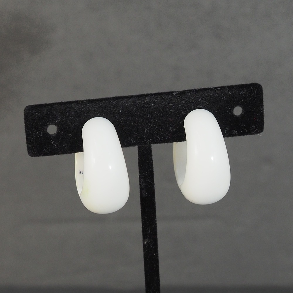 Trifari Clip On Earrings Huggie White Plastic Chunky Mod Vintage Signed Estate